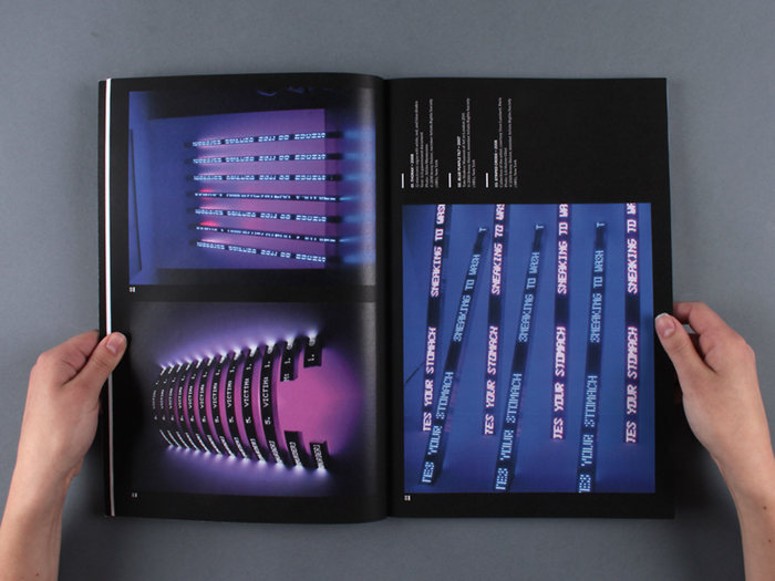 mise en page du livre Light and Darkness de Jenny Holzer